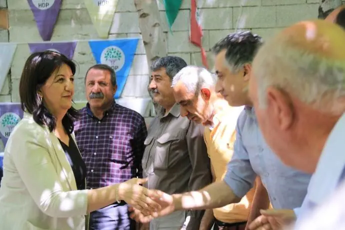 Buldan Wan’da halkla bayramlaştı