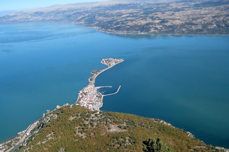 Eğirdir Gölü Meclis gündeminde