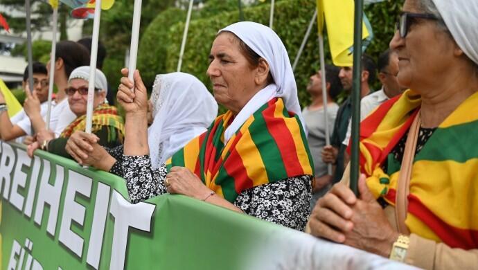 Zürih’te tecrit protesto edildi