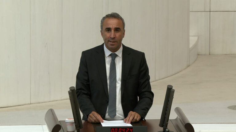 DEM Parti, Komisyona Alevi Dedesi Celal Fırat’ı Önerdi