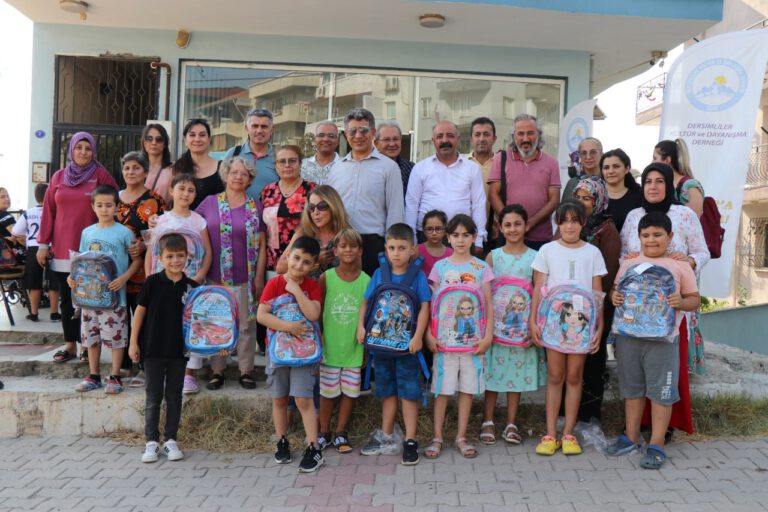 Bornova’da öğrencilere çanta kampanyası: Krizden en çok çocuklar etkileniyor