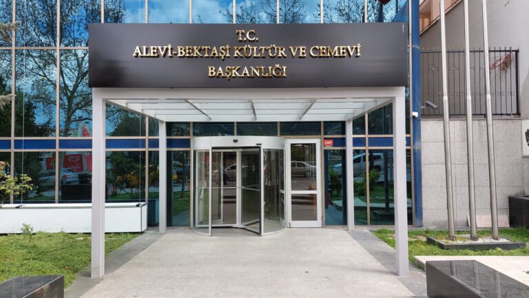 Yamanlar Cemevi’ne giden Cemevi Başkanlığı yetkilileri umduğunu bulamadı-VİDEO