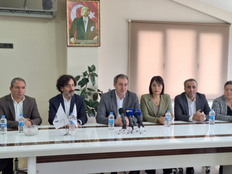 Bakırhan, Garip Dede Dergahı’nda ADFE’yi ziyaret etti: Alevilerle birlikte mücadele edeceğiz