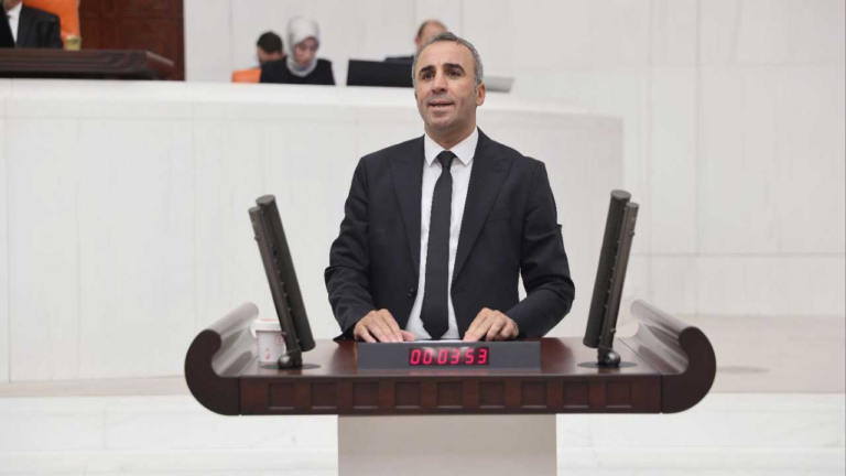 Fırat, Meclis’te hükümete seslendi: Alevilere hakim inancı dayatmayın!-