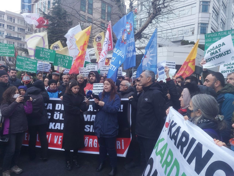 İstanbul’da Çalık Holding önünde eylem: İliç, büyük bir felakete yol açacak