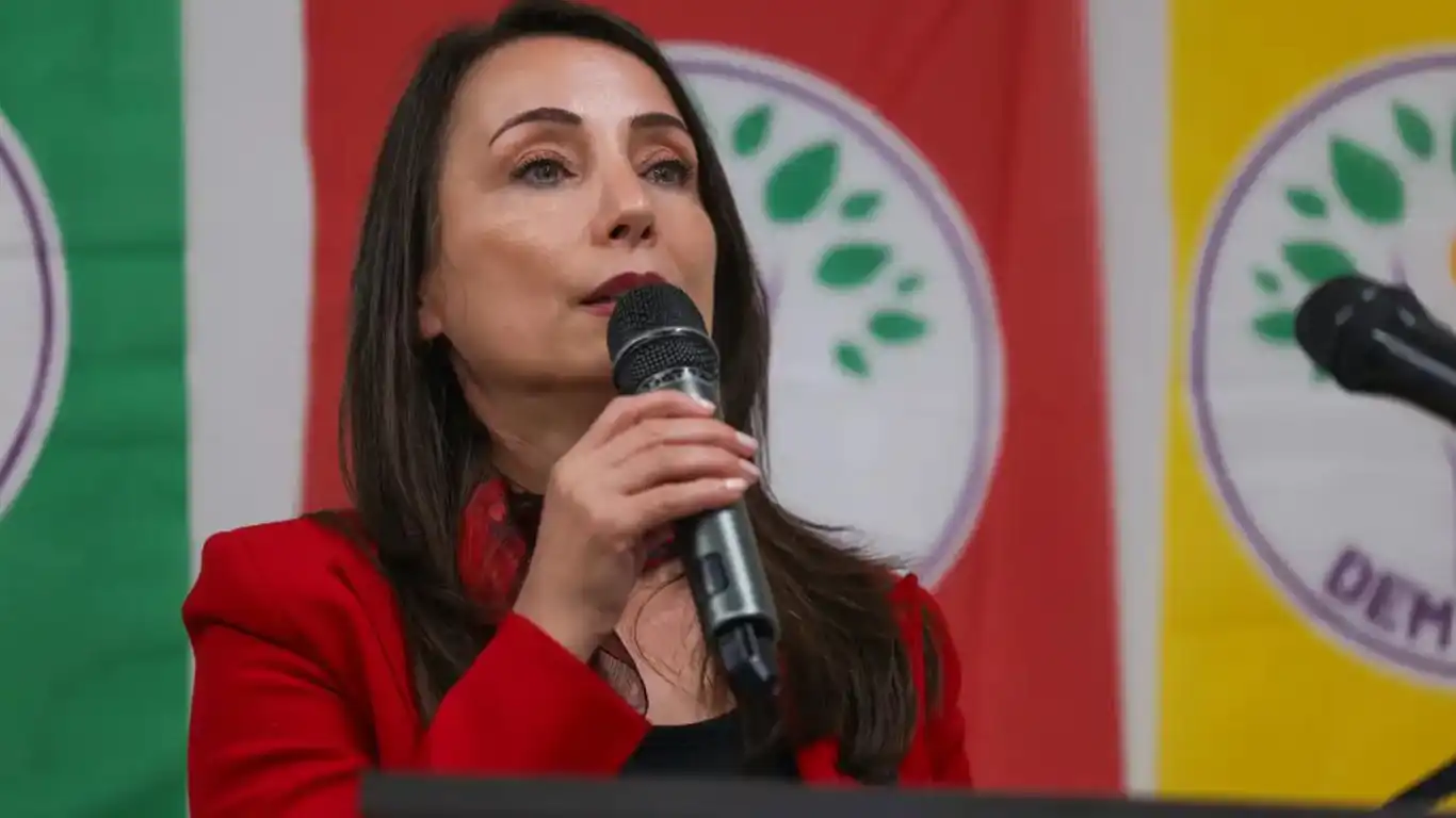 DEM Parti Erzurum Kongresi’nde Tülay Hatimoğulları’ndan Değişim Vurgusu