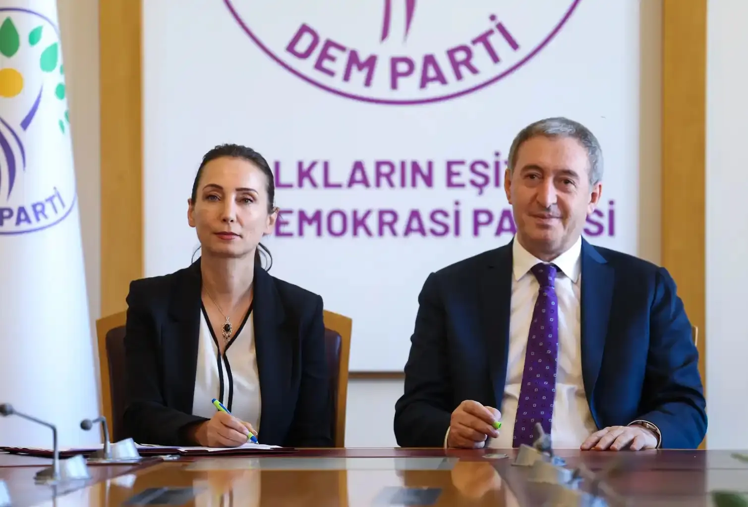 DEM Parti MYK'de Yeni Görev Dağılımı Belirlendi