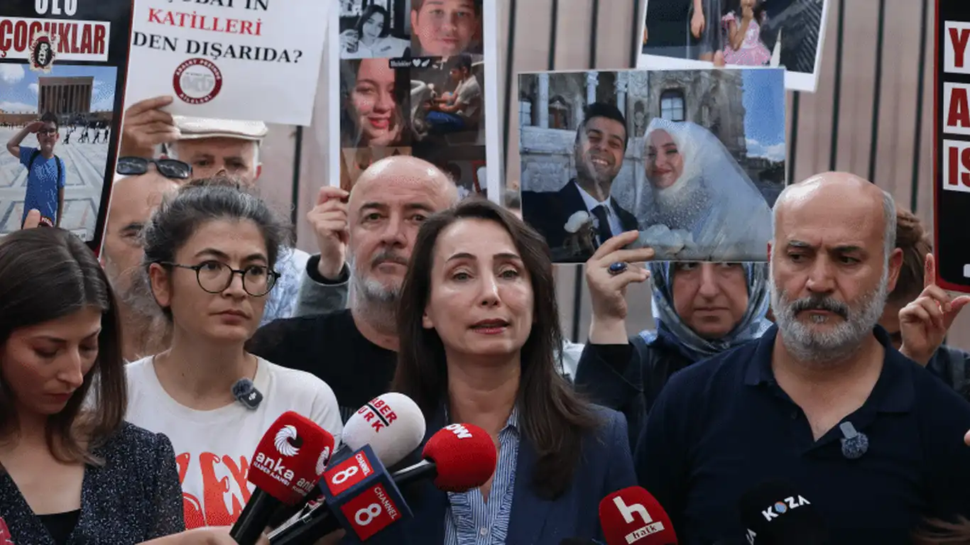 Hatimoğulları, Adalet Nöbeti Tutan Depremzedeleri Ziyaret Etti