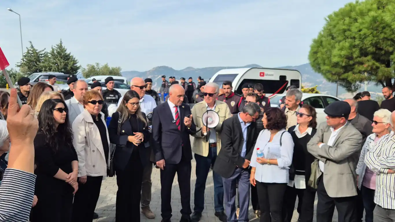 Foça'da Saniye Fıçı'ya karşı protesto düzenlendi