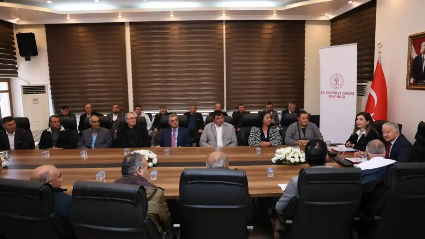 Vali Duru Alevi-Bektaşi Kültür ve Cemevi heyetini kabul etti